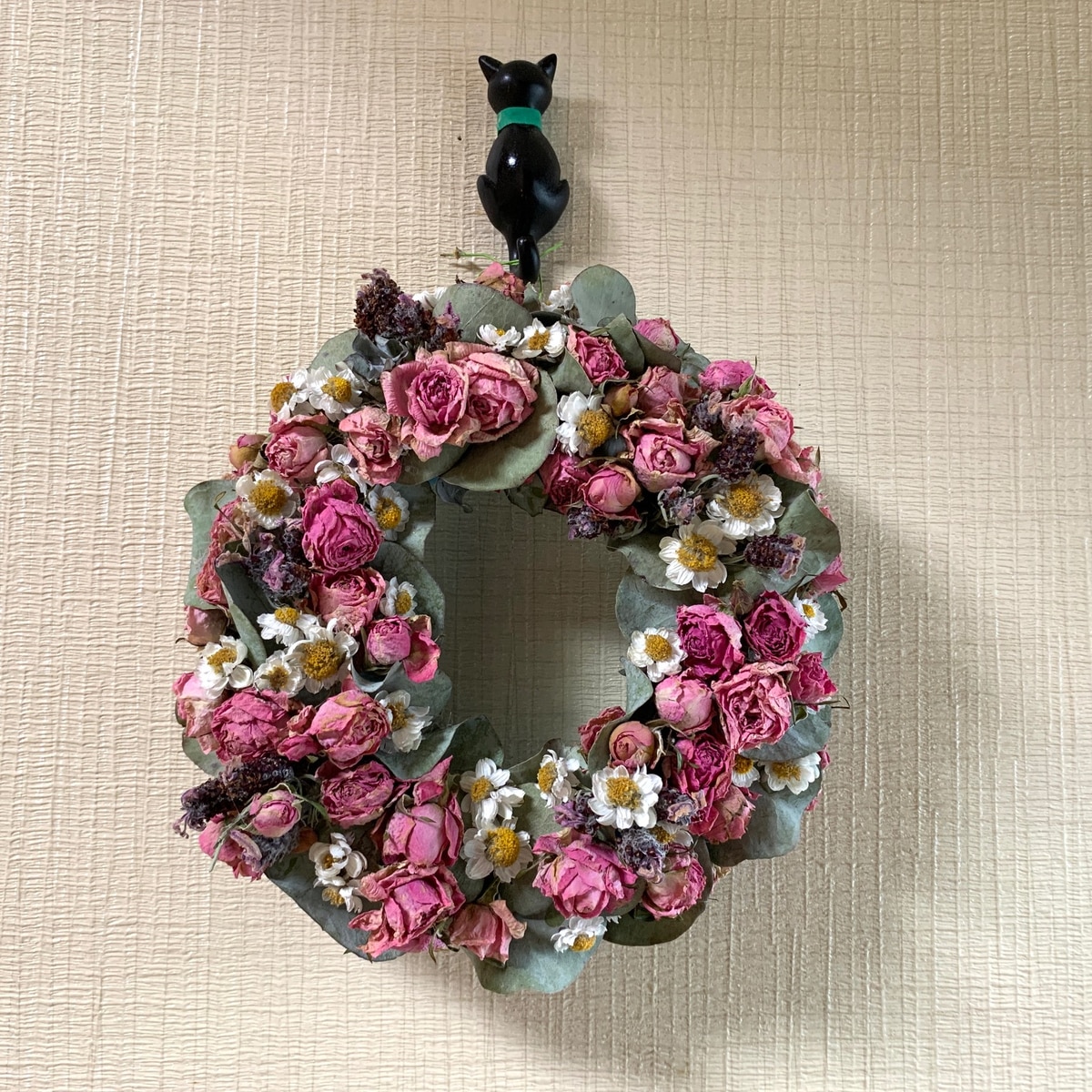 自宅で作ったドライフラワーが盛り盛り ドライフラワーリースの作り方 不器用さんのハンドメイド